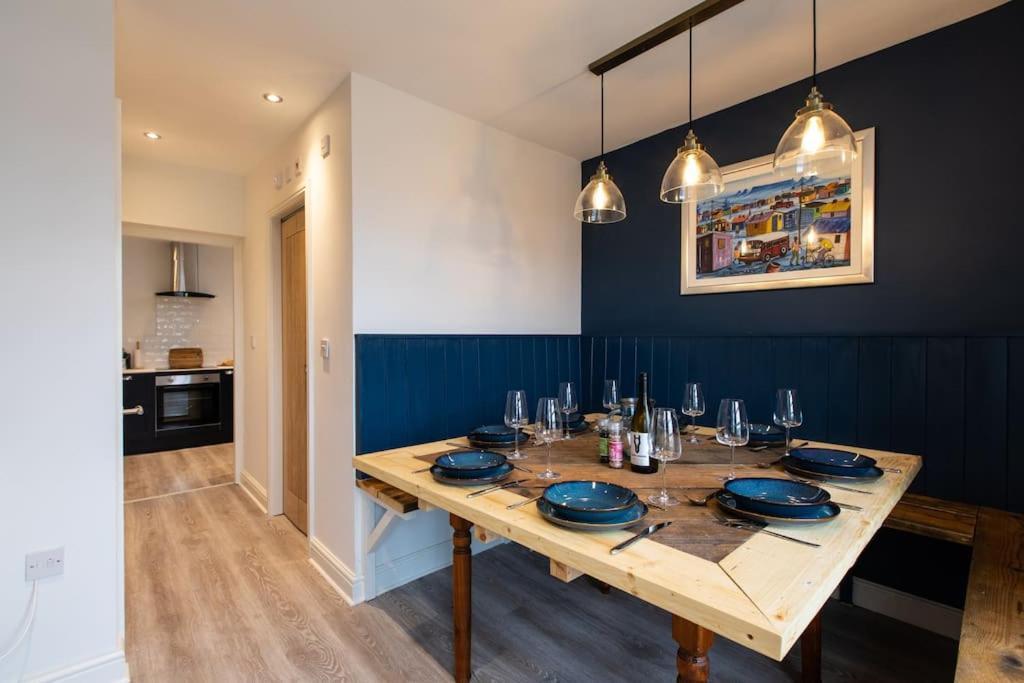 Herring Girl House - Harbourside Property, Sleeps 8 Scarborough Exterior foto