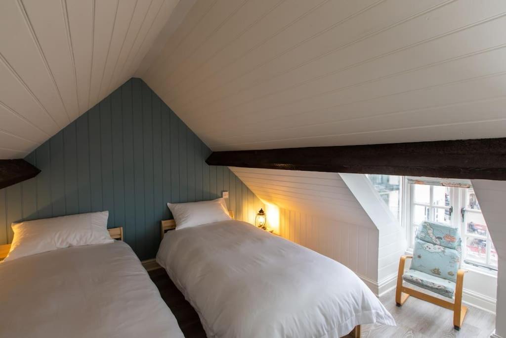 Herring Girl House - Harbourside Property, Sleeps 8 Scarborough Exterior foto