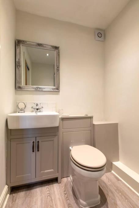 Herring Girl House - Harbourside Property, Sleeps 8 Scarborough Exterior foto