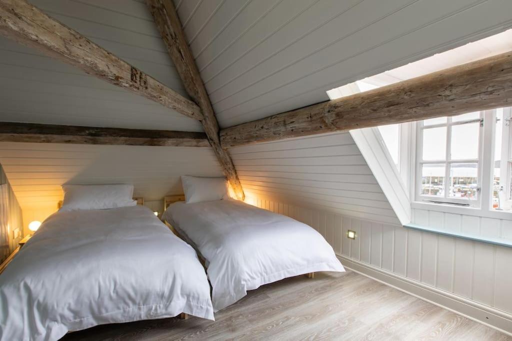 Herring Girl House - Harbourside Property, Sleeps 8 Scarborough Exterior foto